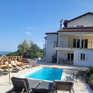 Apartment Mit Beheiztem Pool Kroatien Herbst Und Winter, Lovran
